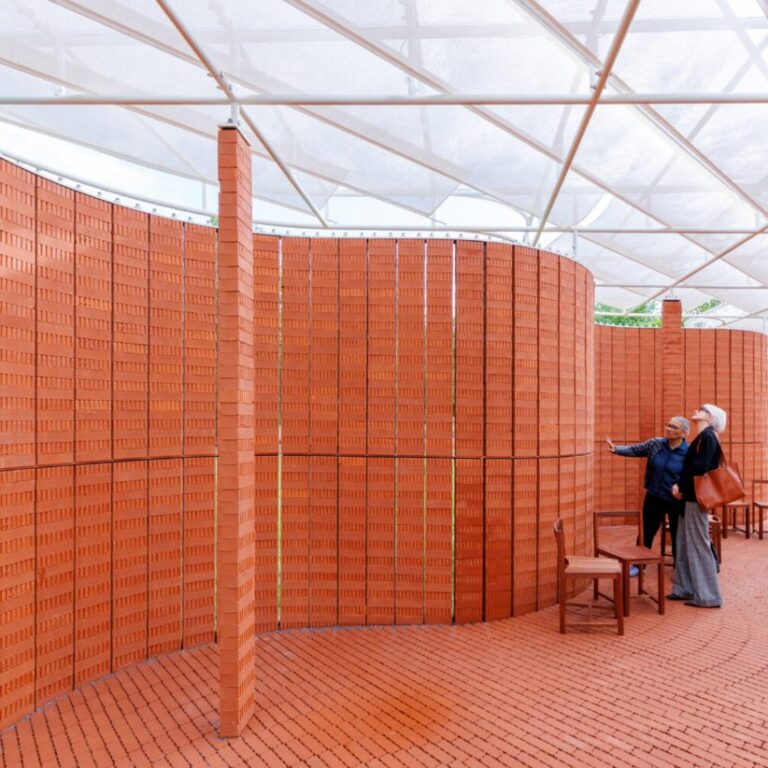 Lanza&#x20;Atelier&#x20;designs&#x20;snaking&#x20;brick&#x20;Serpentine&#x20;Pavilion&#x20;in&#x20;London